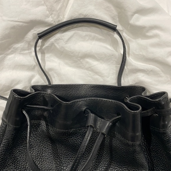 Vintage Brave 1992 leather backpack with internal pockets - Picture 8 of 9